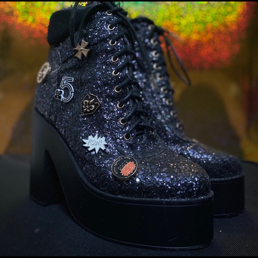 Fashion Sparkly platform🖤